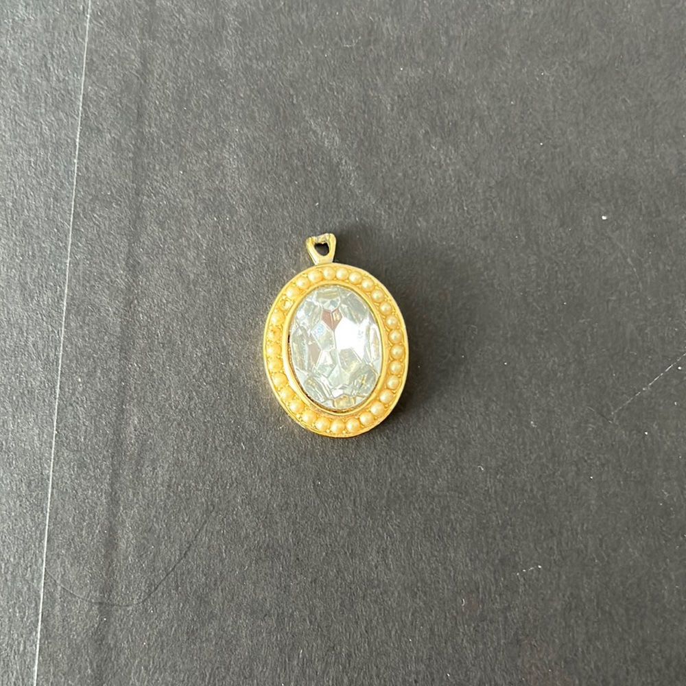 Vintage Richelieu women’s necklace pendent